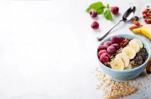 Un bol de fruits et de graines
